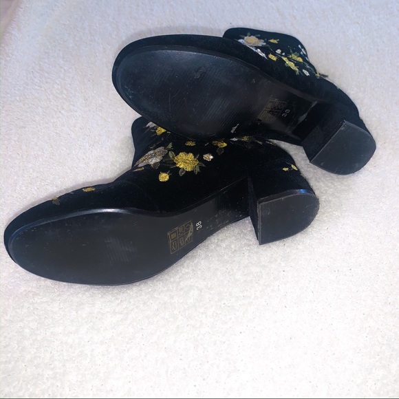 Topshop Velvet Embroidered Floral Booties - Picture 2 of 6